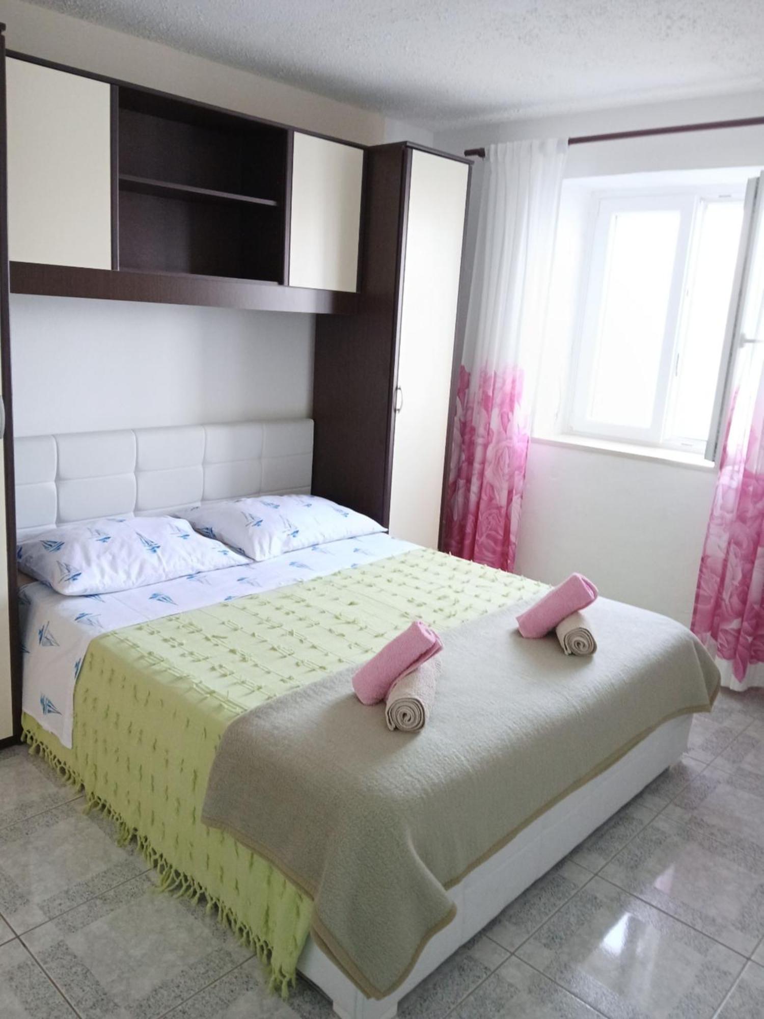 Apartments Sova Постіра Екстер'єр фото